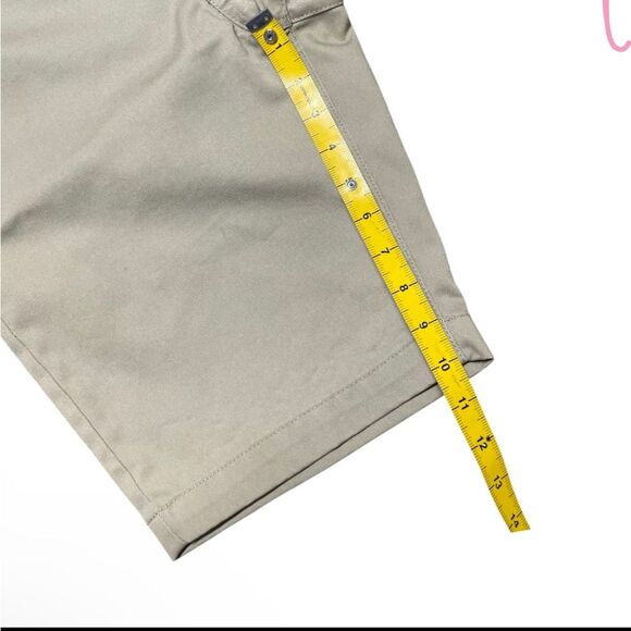 RVCA Men's Tan Shorts size 30 - Picture 3 of 6